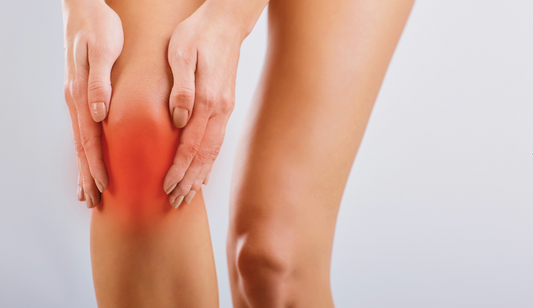 Bolečina v kolenu – vzroki, tveganja in zdravljenje